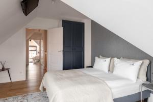 Wintera Residence - River View Apartment by Lion Apartments