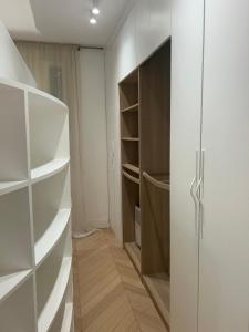 Elegant 3BR by Arc de Triomphe by Melvane Luxury