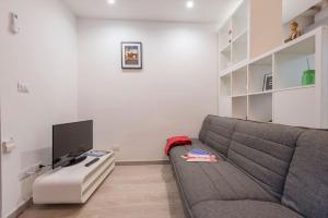 Porta Garibaldi White Flat