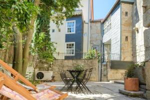 GuestReady - Historic Courtyard Townhouse