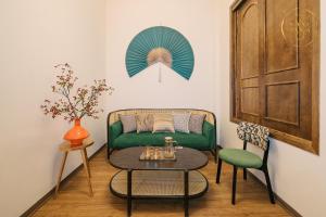 Old Quarter Boutique Apartments with lift by Ssens Homes