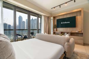 Stylish Living at 8 Boulevard Walk Downtown - 1708