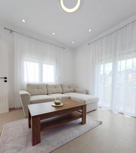 Sea View Green Hill Apartment 2