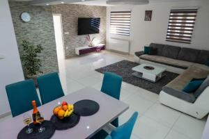 Nice home Bozena in Vinjani Donji