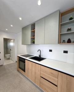 Sea View Green Hill Apartment 2