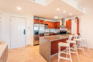 Apartment with pool and ocean view in Punta Palmera