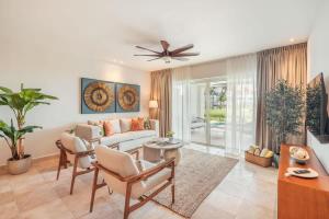 Apartment with pool and ocean view at Punta Palmera Ba5