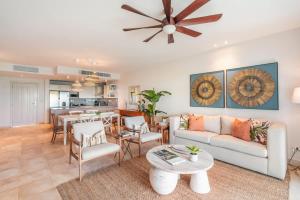 Apartment with pool and ocean view at Punta Palmera Ba5