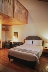 Lenroot Lodge