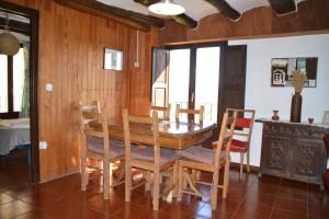 Casa con terraza con vistas al valle - Cal Taverner