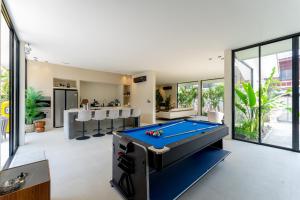 VORA RETREAT- 8 bedrooms I Old City I Daily Maid