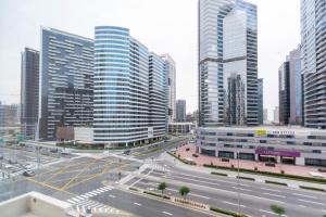 Downtown Dubai Apartment with Pool & Gym Access