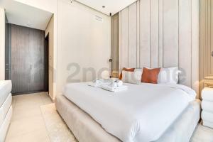 Live Next to Dubai Mall A Freshly Furnished Unit - DV 3209
