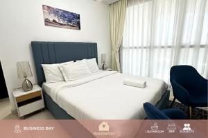 Stylish 1BR Canal View Apartment Business Bay
