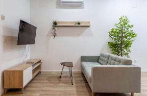 Cozy apartment with terrace next to Turia Gardens