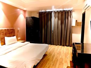 THE CENTRUM - New Delhi