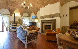 Lovely Apartment In Civitella Benazzone