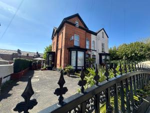 Hendham House - Near Etihad Stadium, CoOp Live Arena, AO Arena, Piccadilly Train Station & Manchester City Centre