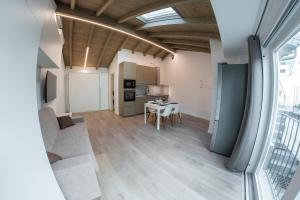 Modern luxury nest within walking distance of Lake Como