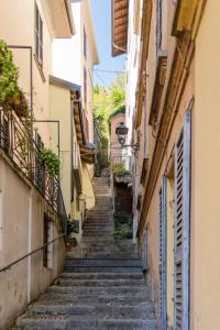 Modern luxury nest within walking distance of Lake Como