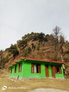 RIVER EDGE Home stay