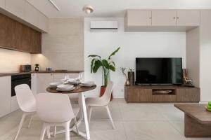 Modern and Elegant Apartment Filarskiego in Gdańsk with Air Conditioning & Parking and Gym by Renters Prestige