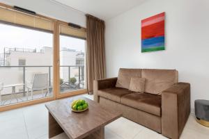 Modern and Elegant Apartment Filarskiego in Gdańsk with Air Conditioning & Parking and Gym by Renters Prestige