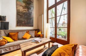 Le Marais - Private 3BR House with Terrace
