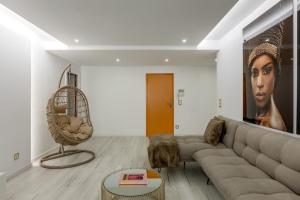 Spacious 3-bedroom condo near Lisbon Airport