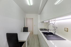 Spacious 3-bedroom condo near Lisbon Airport