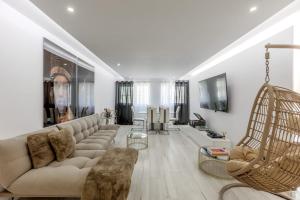 Spacious 3-bedroom condo near Lisbon Airport