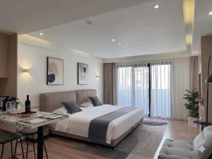 CCLUX Suites - Piraeus Port Hub & Express Check-in