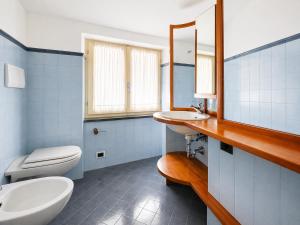 Lassù - Appartamento sulla piazza vista mare