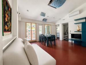 Lassù - Appartamento sulla piazza vista mare