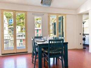 Lassù - Appartamento sulla piazza vista mare