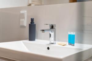 Rakowicka Charming Apartment with Garden by BookingHost