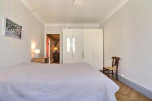 Premium Two-Bedroom Apartment with Balcony and Secure Parking Lyon 6th