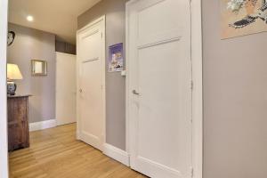 Premium Two-Bedroom Apartment with Balcony and Secure Parking Lyon 6th