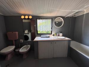 The Beach Apartment Ocean View steps to beach free street parking