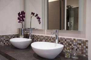 Colonna 18 Apartment by Ghor