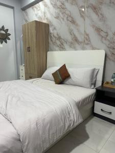 The friendly stay