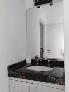 Duplex ubicación centro cama dos plazas y cama marinera, cochera y pileta