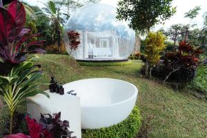 Bubble 6 - Romantic Bath Bubble Stay Ubud