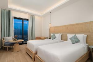 Rosewood Retreat Bhimtal - Luxury Lake View Resort on Bhimtal Lake