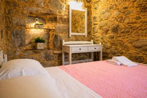 Harmony House- Sea View Cretan Escape with Jacuzzi