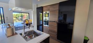 Villa Nidu enclave of Capicciola with 14 m heated swimming pool