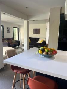 Villa Nidu enclave of Capicciola with 14 m heated swimming pool