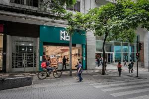 Apto 2Q no Centro e Silencioso e com Ar - Condicionado