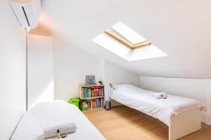 GuestReady - Colourful Getaway near Eiffel Tower