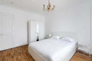 Elegant 49m Paris Flat Ideal for 4 Guests